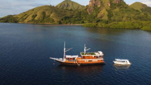 Live on board 3 Day 2 Night Labuan Bajo, wth phinisi